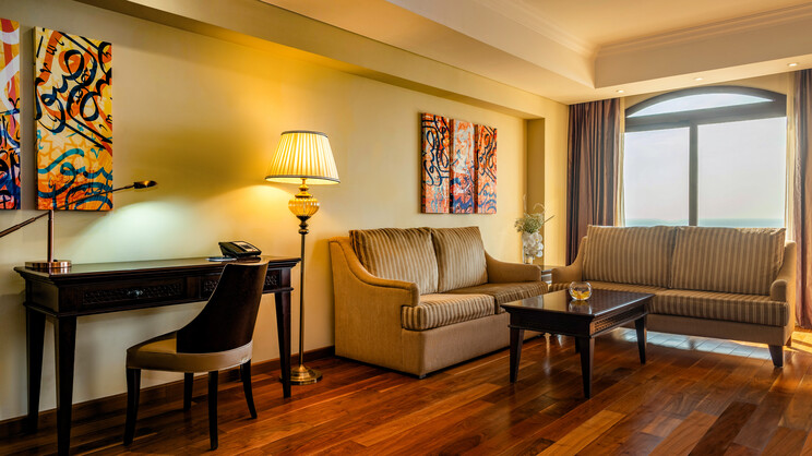 One-Bedroom Suite (Partial or Full Sea View)